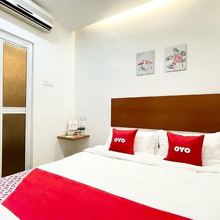 OYO 90334 Mawlaya Hotel Bayan Lepas Bagian luar foto
