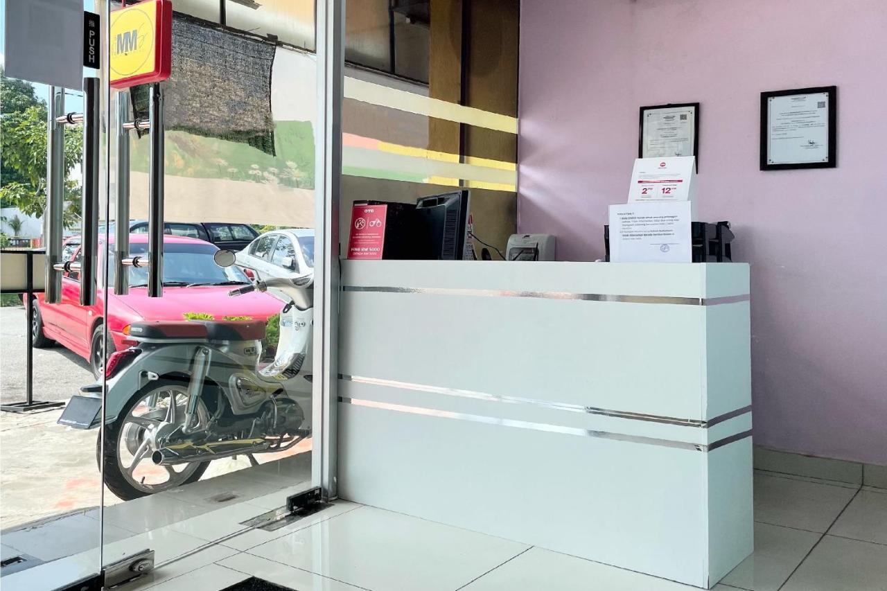 OYO 90334 Mawlaya Hotel Bayan Lepas Bagian luar foto