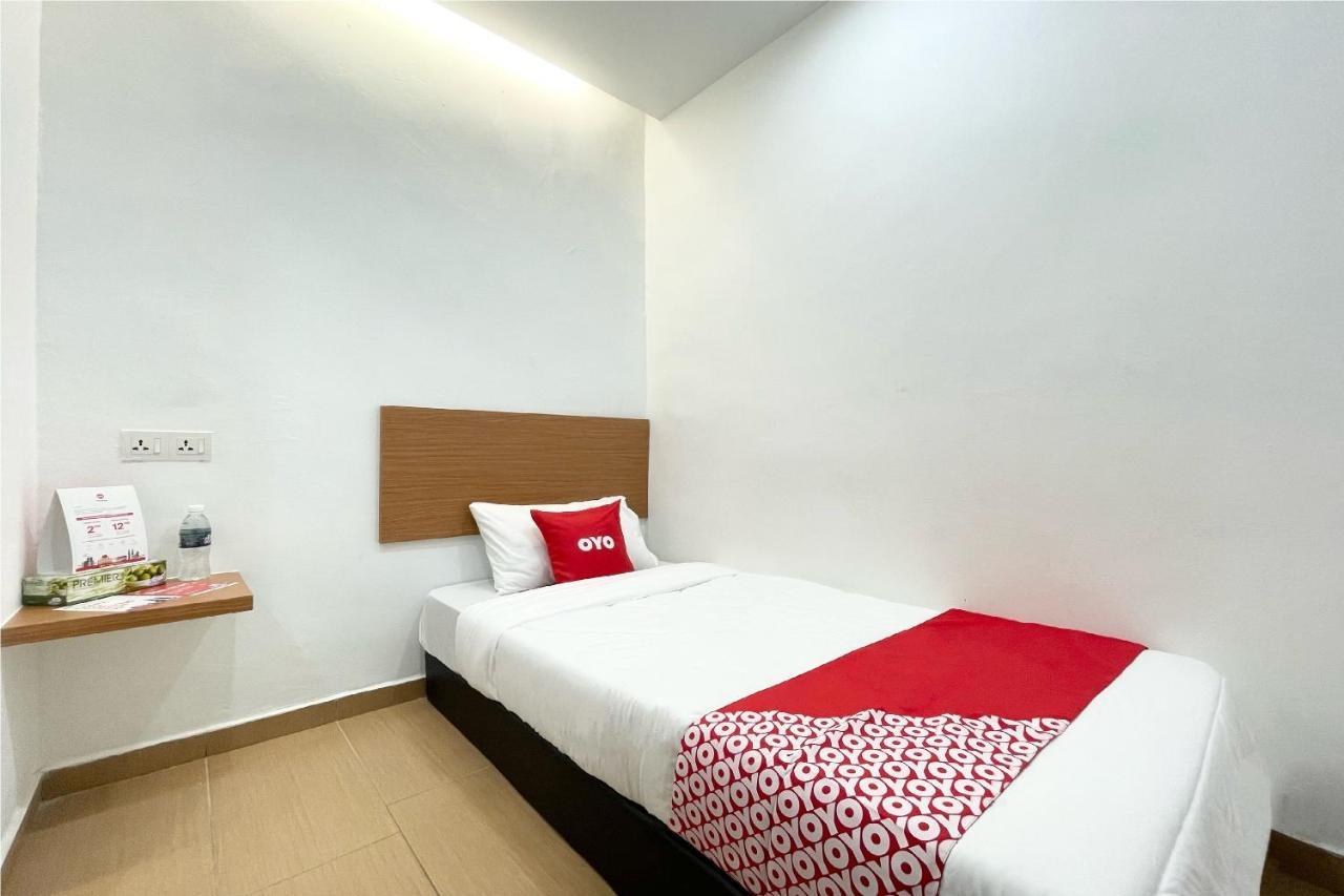 OYO 90334 Mawlaya Hotel Bayan Lepas Bagian luar foto