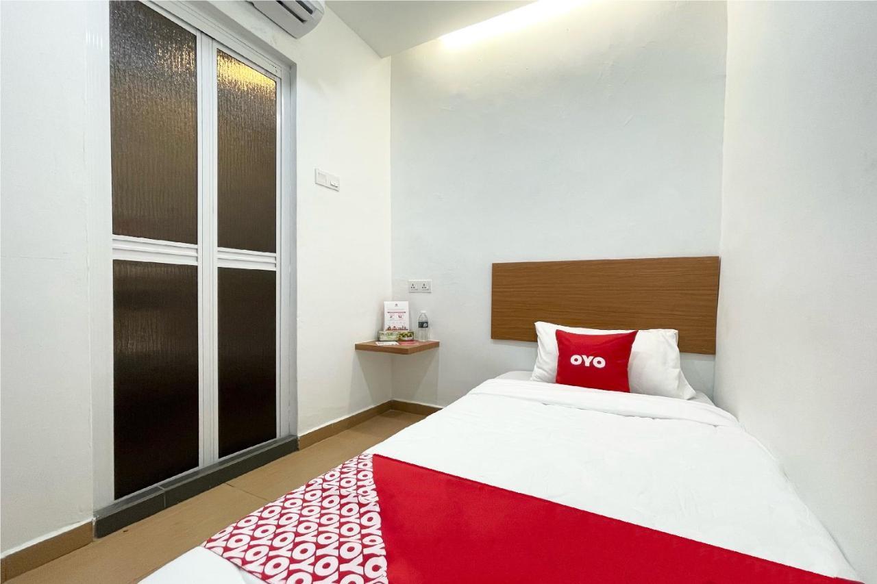 OYO 90334 Mawlaya Hotel Bayan Lepas Bagian luar foto