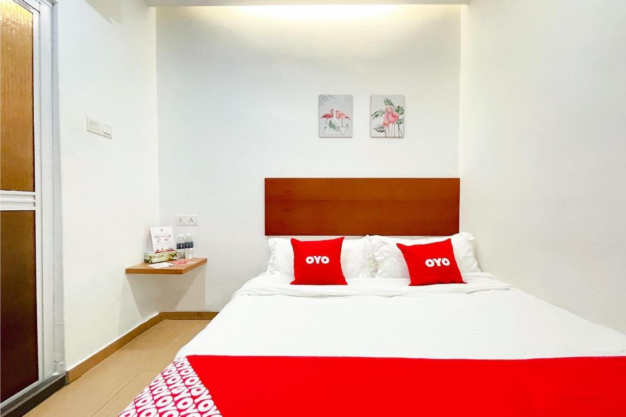 OYO 90334 Mawlaya Hotel Bayan Lepas Bagian luar foto