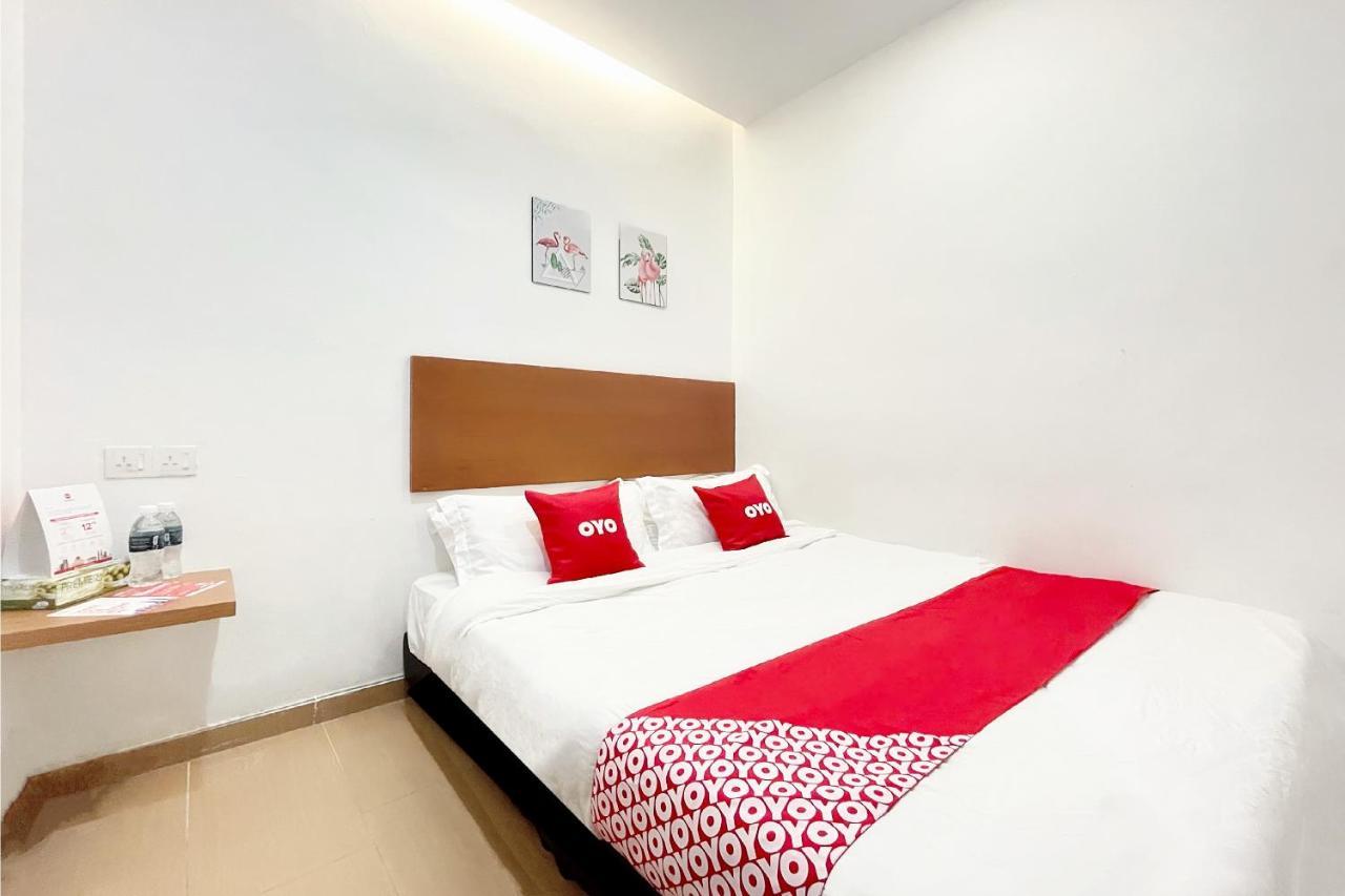 OYO 90334 Mawlaya Hotel Bayan Lepas Bagian luar foto